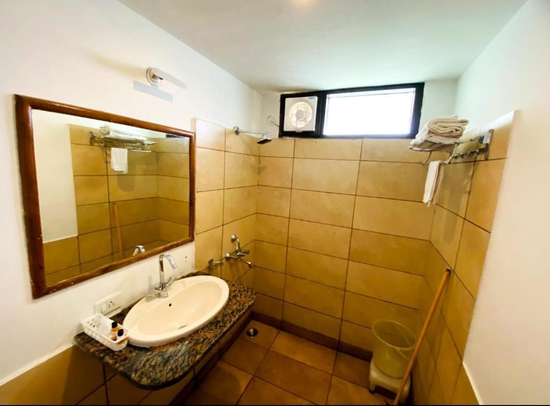 Rājgarh Mist N Meadows Resort חדר תמונה